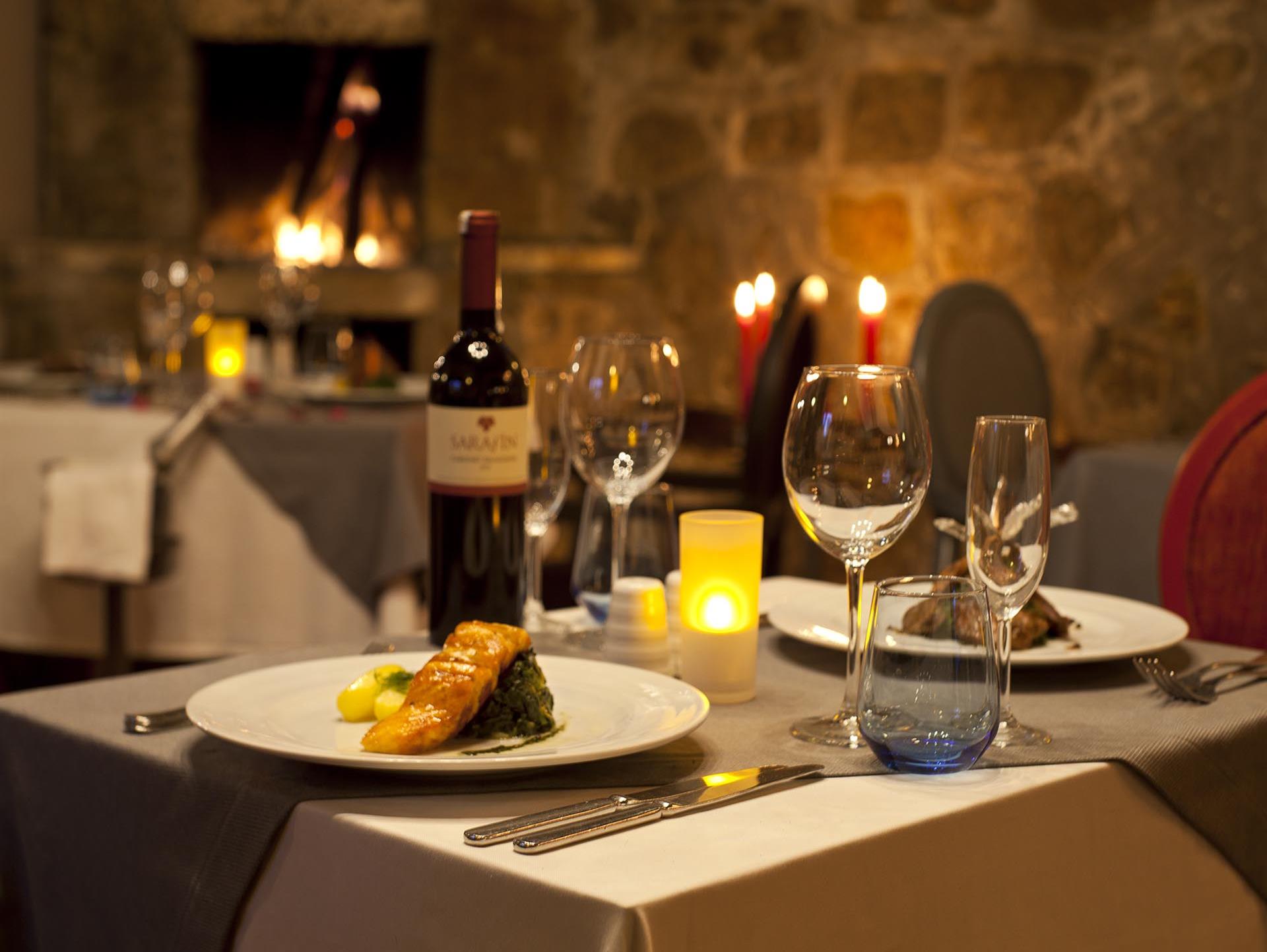 Alp pasa hotel. Alp Pasa Hotel 4 Турция Анталия. Alp Pasa Hotel Калеичи. Анталия старый город рестораны. Du Bastion Fine Dining.