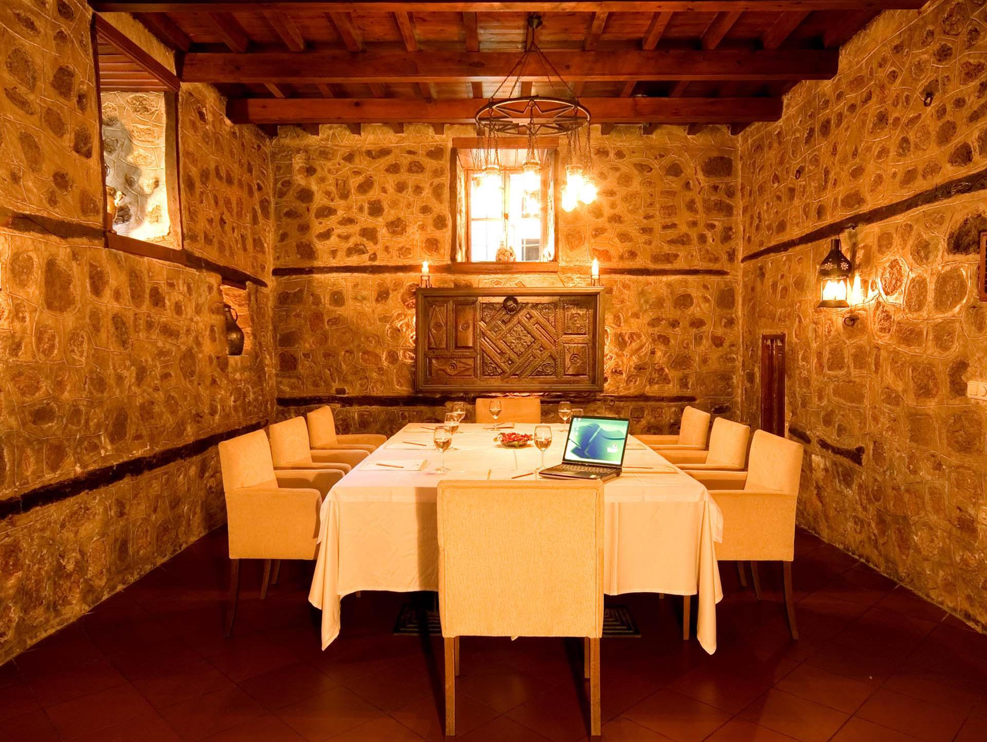 Alp pasa hotel. Alp Pasa Hotel 4 Турция Анталия. Alpes Hotel du Pralong Альп отель дю Пралoнг номера. Alp Pasa Hotel пожар. Alpes Hotel du Pralong Альп отель дю Пралoнг ванная комната.
