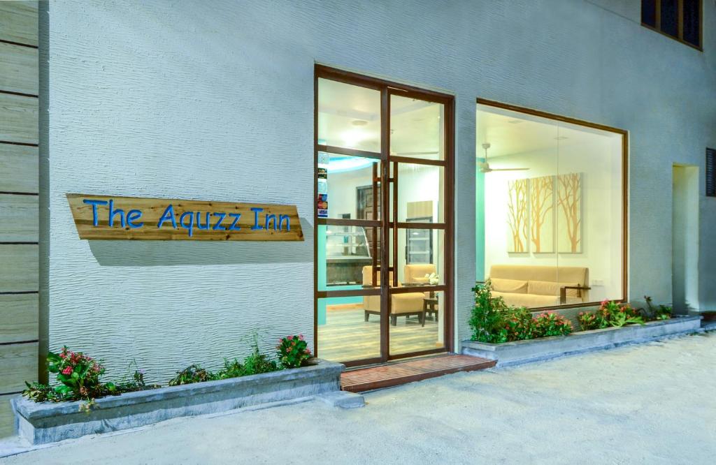 Kue Hotels (ex. Aquzz inn Maafushi; Beachwood Maafushi)
