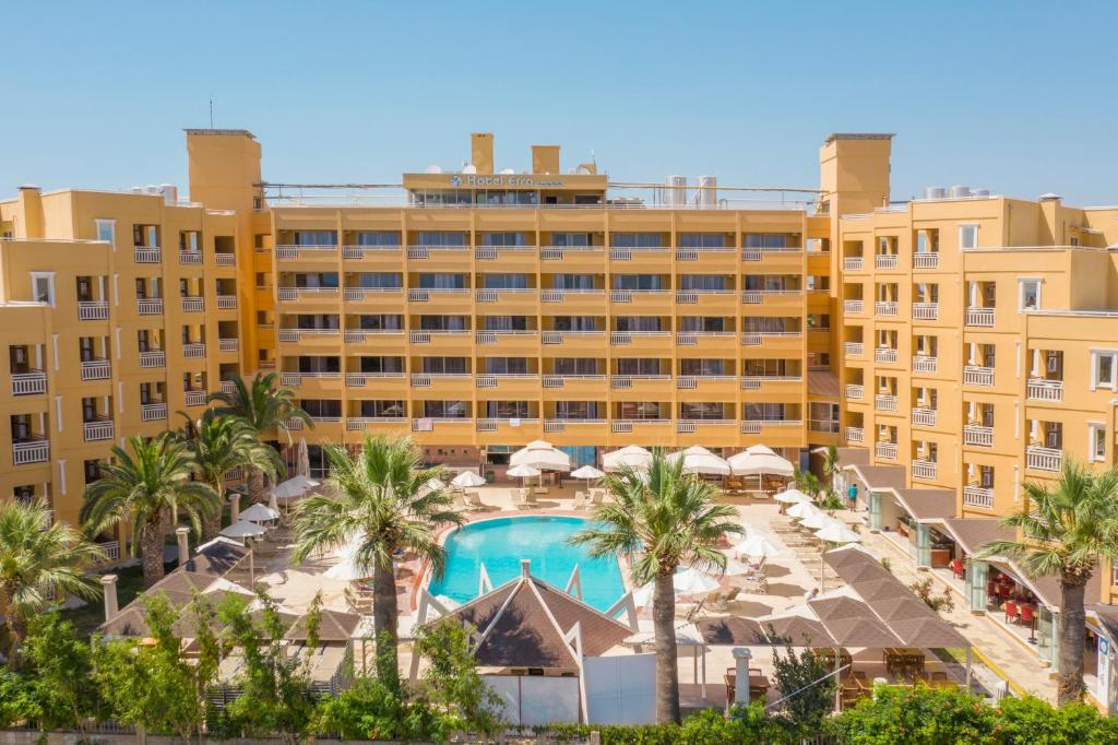 Esra Family Suites