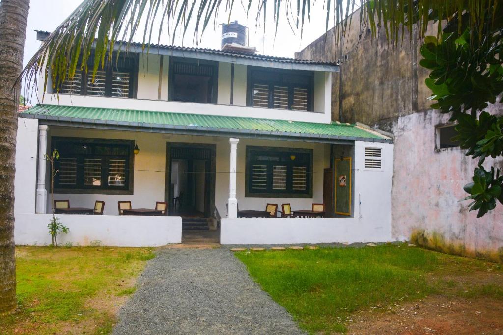 J L H Villa (ex. JLH Beach; Whispering Palms)