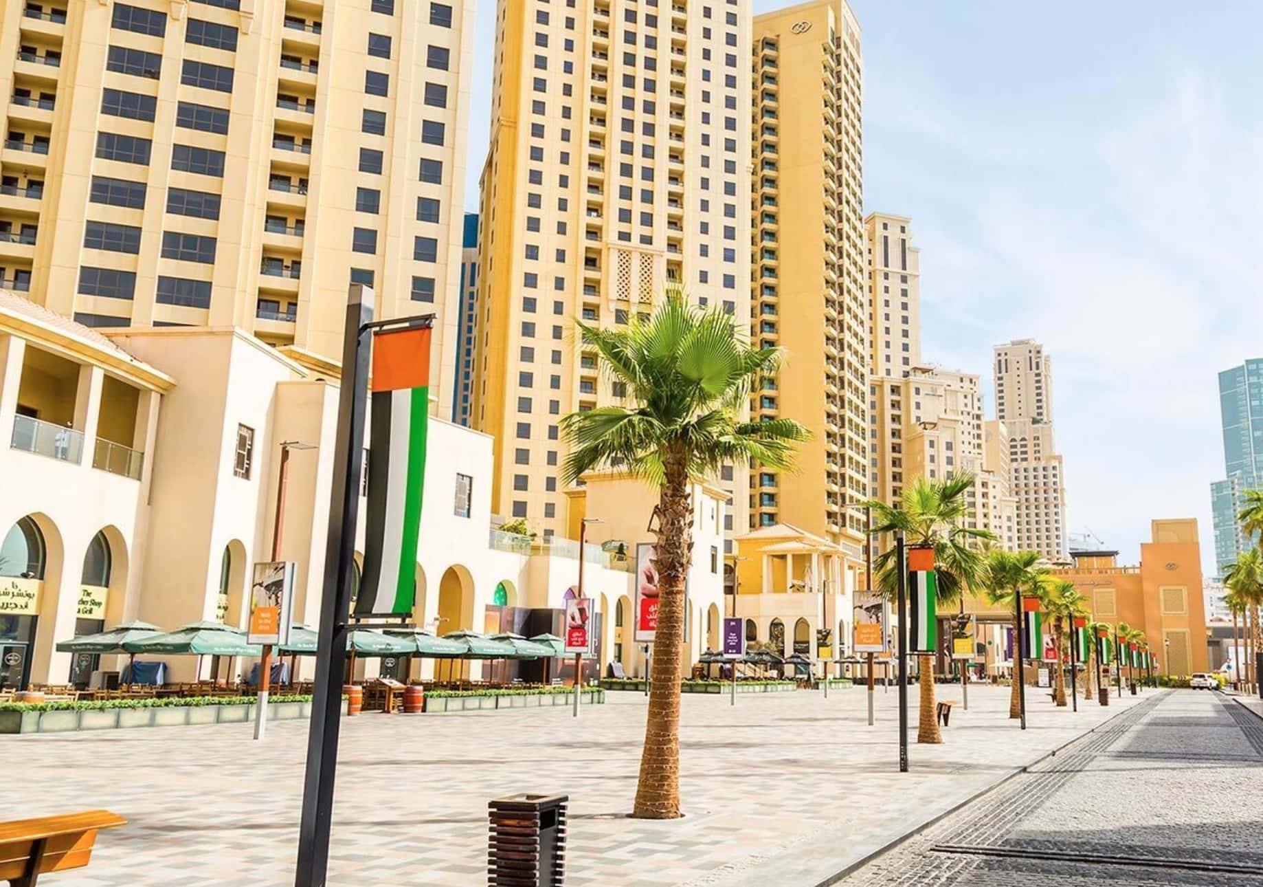 Дубай улица джумейра. Jumeirah Beach Residence Дубай. JBR walk Дубай. Пляж JBR В Дубае.