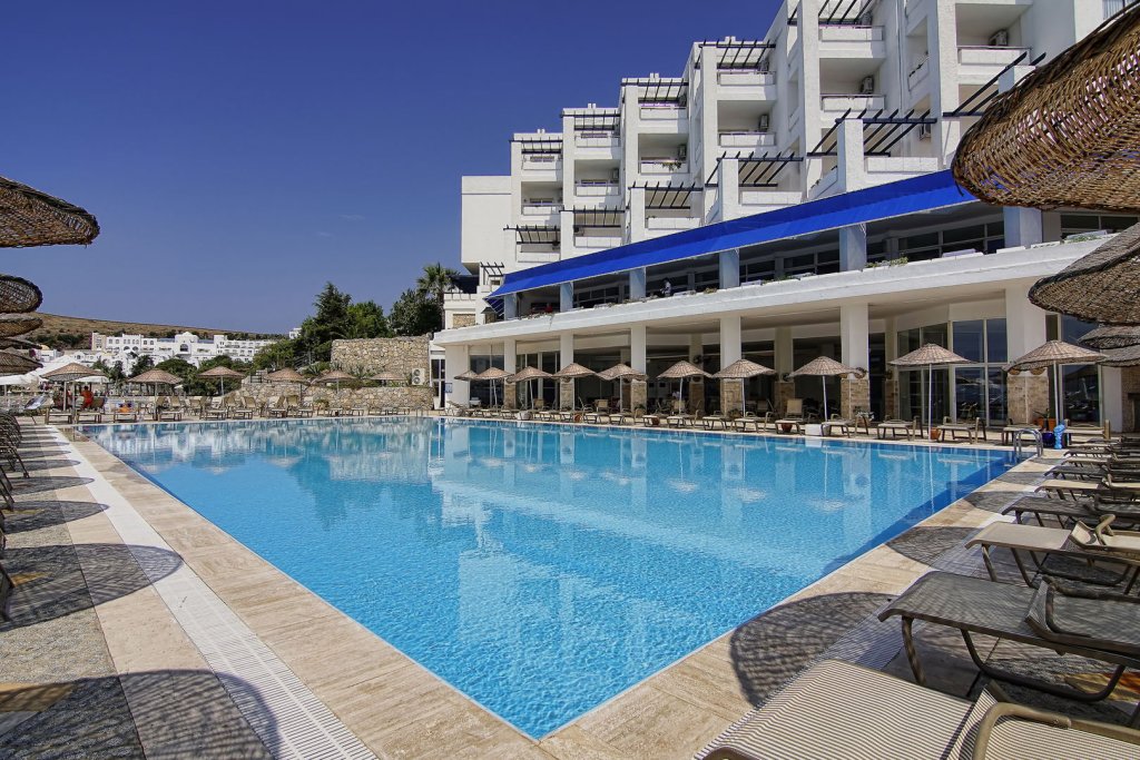 La Quinta By Wyndham (ex. Mavi Kumsal; Mavi) 