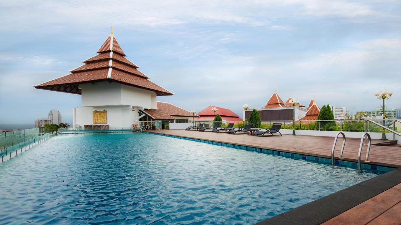 Aiyara grand hotel