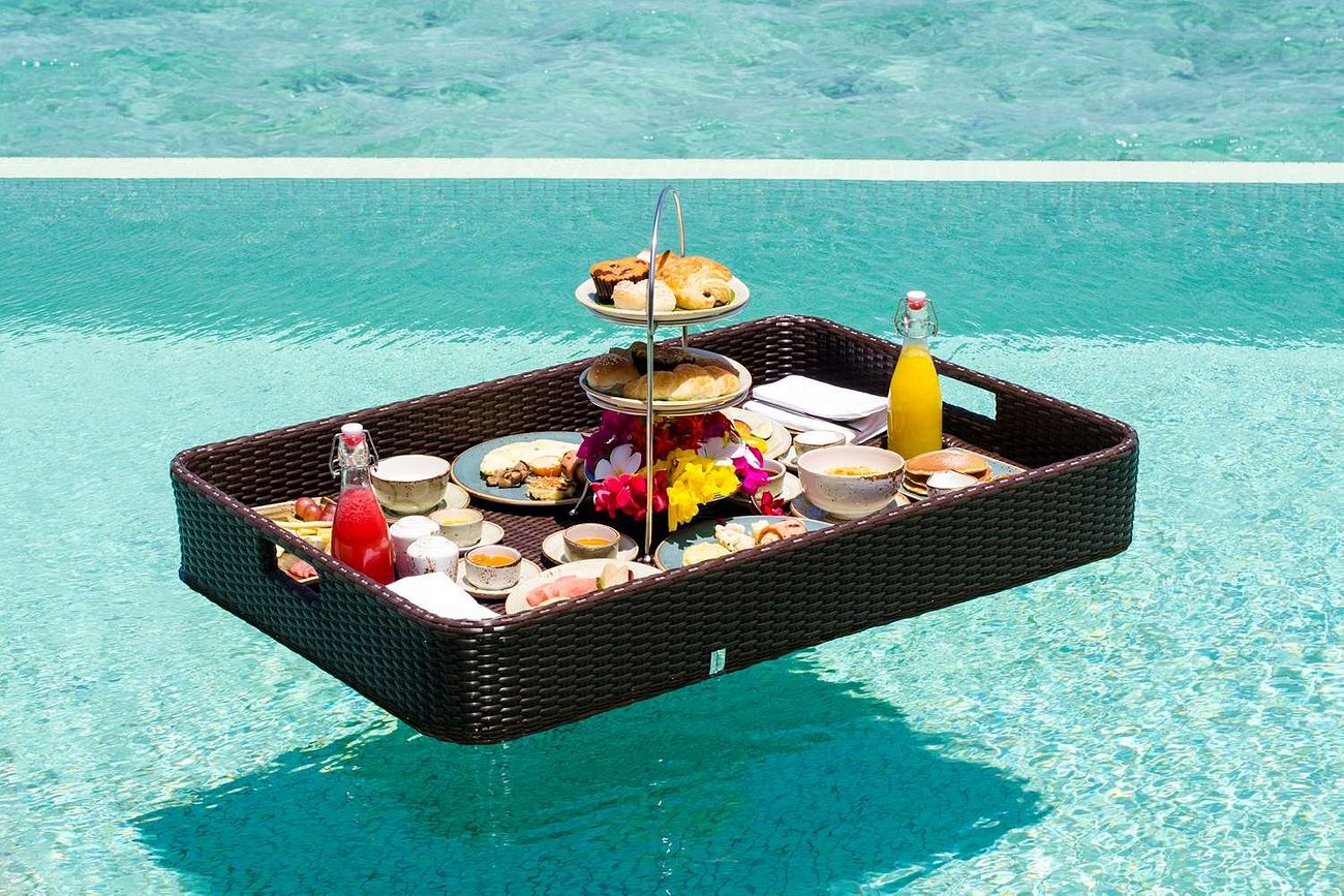 Floating Breakfast на Мальдивах