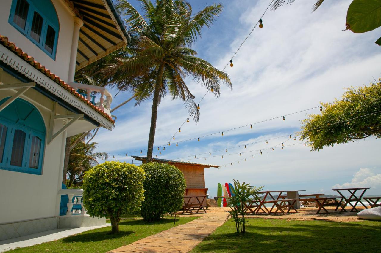 Weligama Beach Шри Ланка