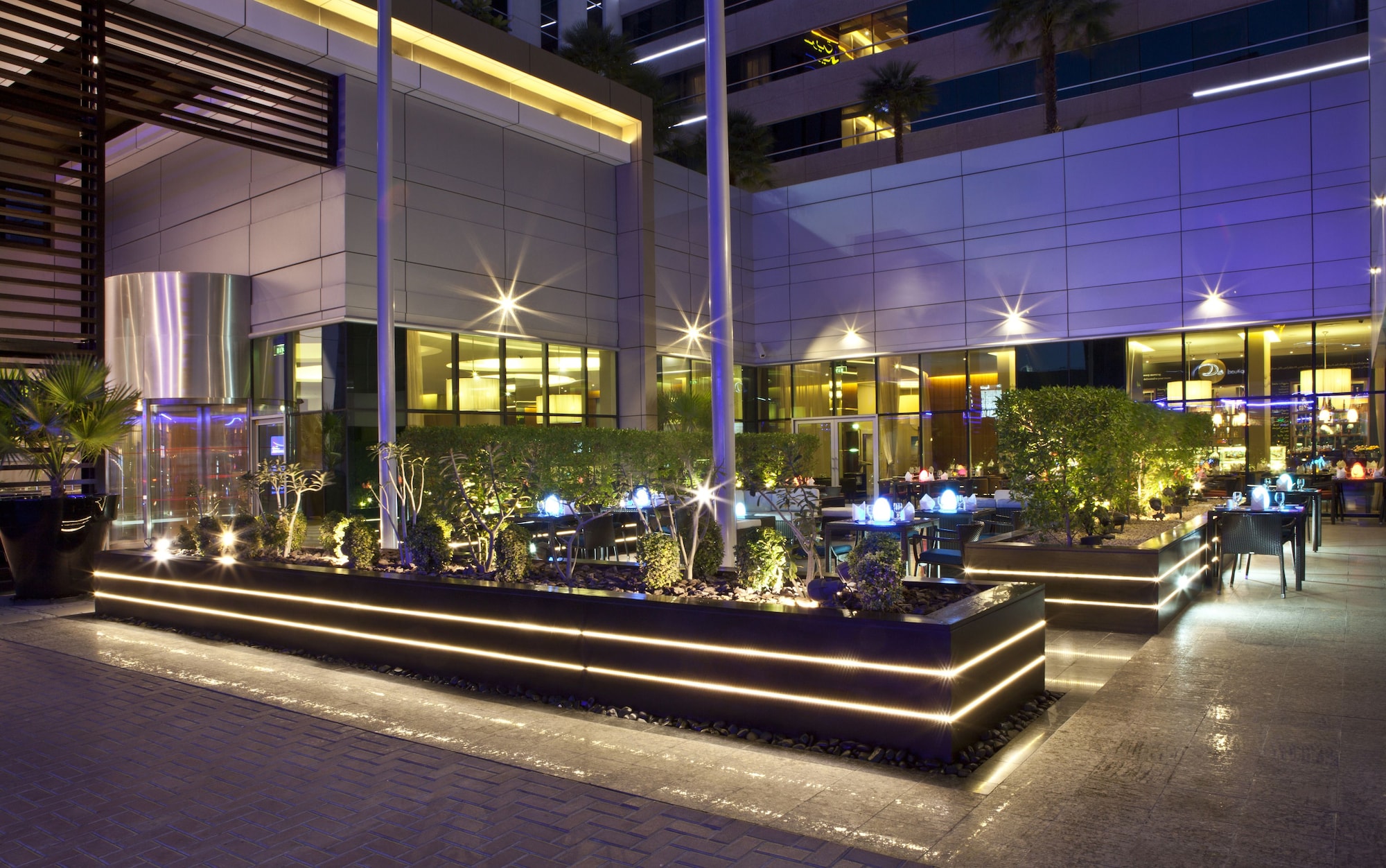 Оаэ 3 звезды. ОАЭ ibis Mall of Emirates 2* Аль-барша. Ibis Mall of Emirates 3. Ibis Mall of Emirates пляж. Ibis Mall of the Emirates бассейн Novotel.