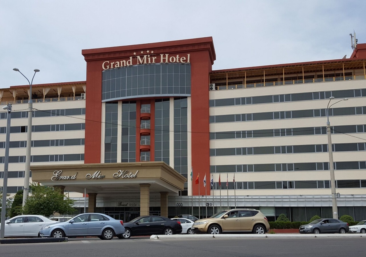 Mir hotel. Grand Hotel Ташкент. Grand mir Ташкент. Гостиница в Ташкенте Гранд. Гостиница Гранд мир отель Ташкент.