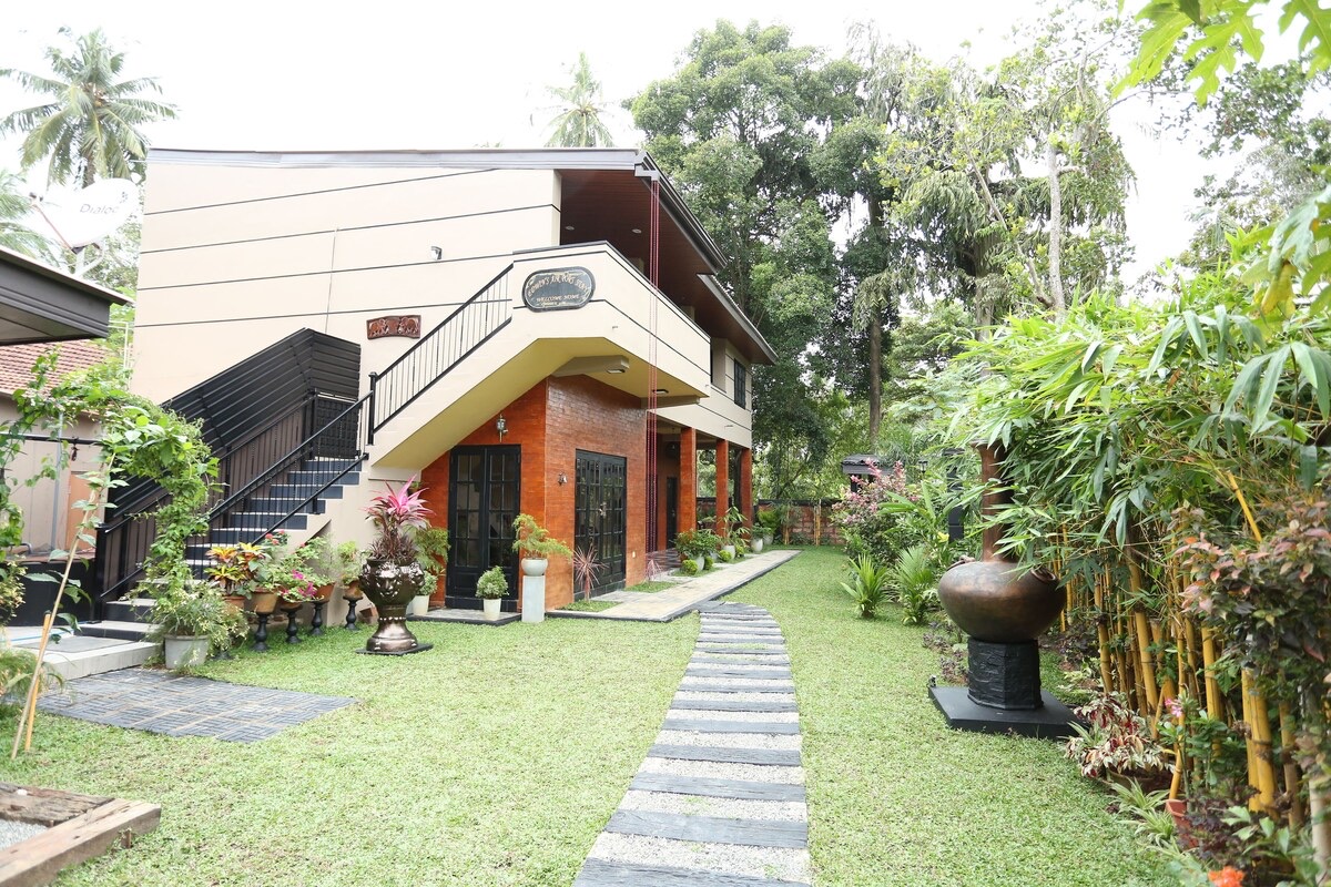 Edwin's Air-port Stay
