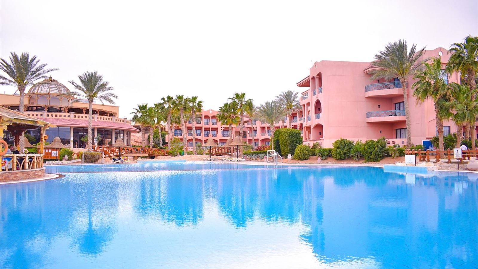 Parrotel Aqua Park Resort (ex. Park Inn; Golden Resort)