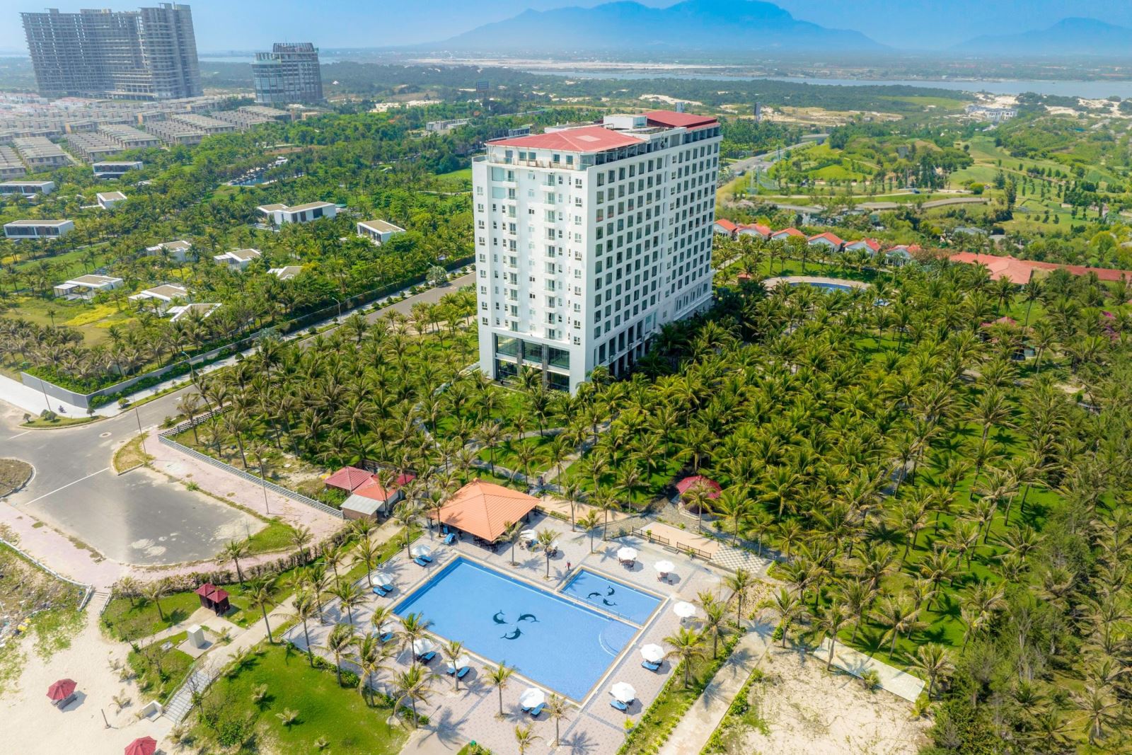 Ocean Waves Resort Cam Ranh (ex. Dessole Beach Resort; Dessole Sea Lion Beach Resort)
