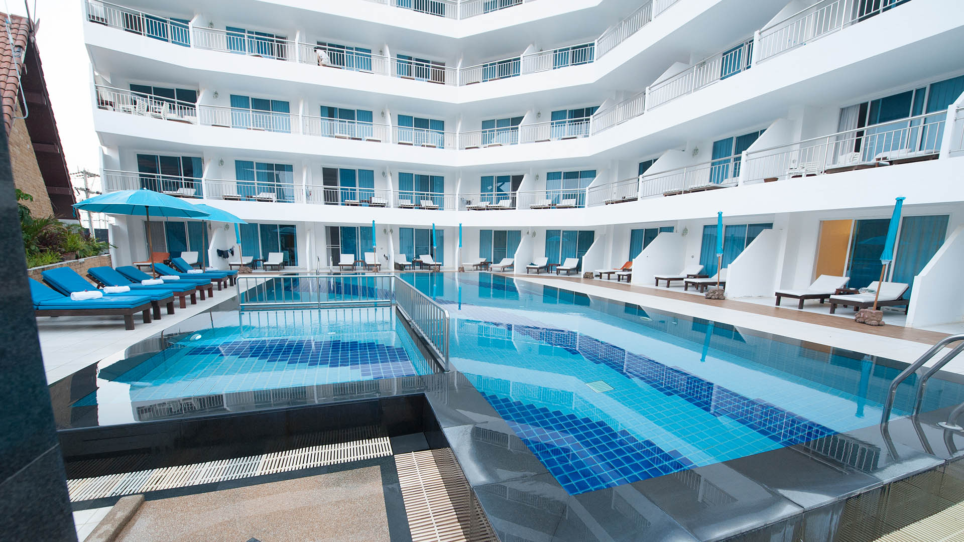 Pinnacle Grand Jomtien Resort (ex. Pinnacle Golden Beach Jomtien)