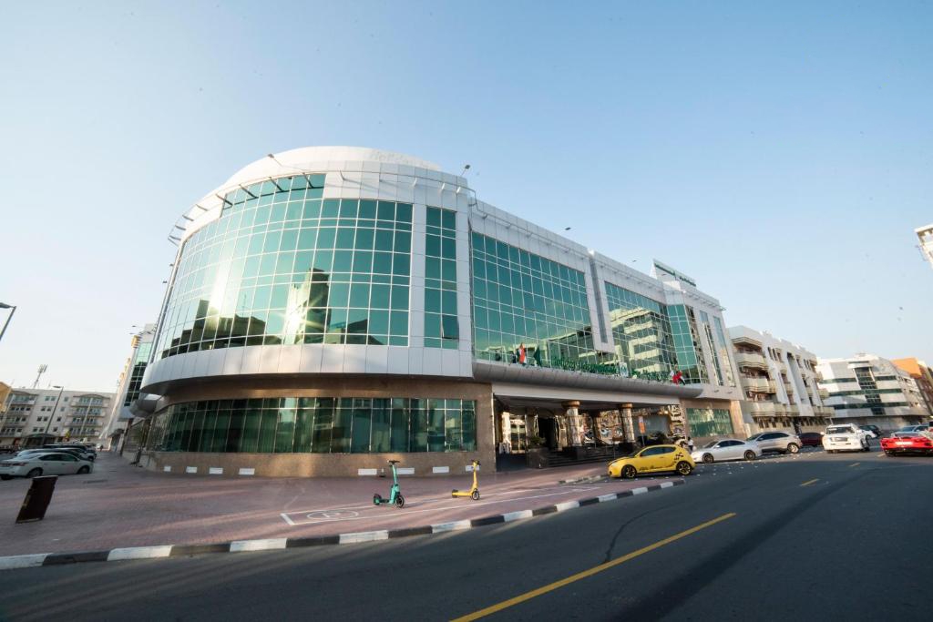 Sunday Hotel Holiday international Dubai (ex. Holiday International Hotel – Embassy District; Holiday Inn Bur Dubai)