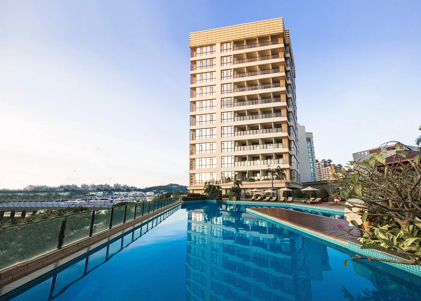 Crowne Plaza Sanya City Center (ex. Ramada Plaza Sanya)