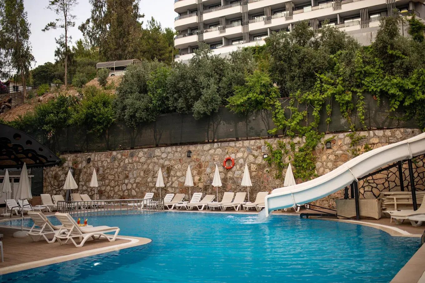 Eva Beach (ex. Teo Beach Hotel; Holiday Line Beach)