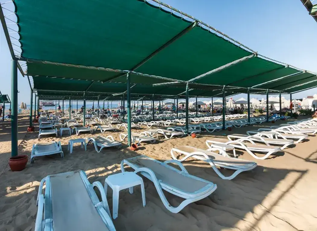 Side Breeze (ex. Monachus Park Hotel)