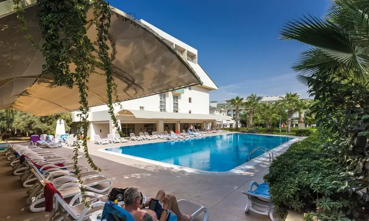 Side Breeze (ex. Monachus Park Hotel)