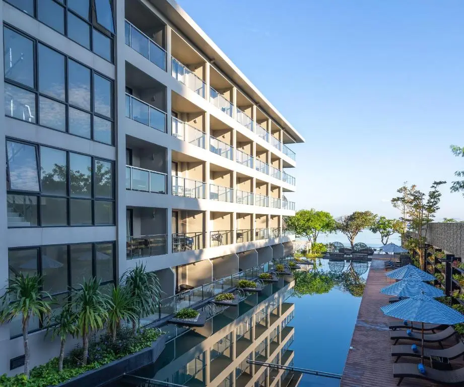 Mayaana Beach Resort Pattaya (ex. Golden Tulip Pattaya Beach Resort)
